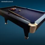 Tavolo da carambola moderno NG Biliardi con tappeto nero completo di biglie e stecca