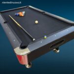 Tavolo da carambola moderno NG Biliardi con tappeto nero completo di biglie e stecca