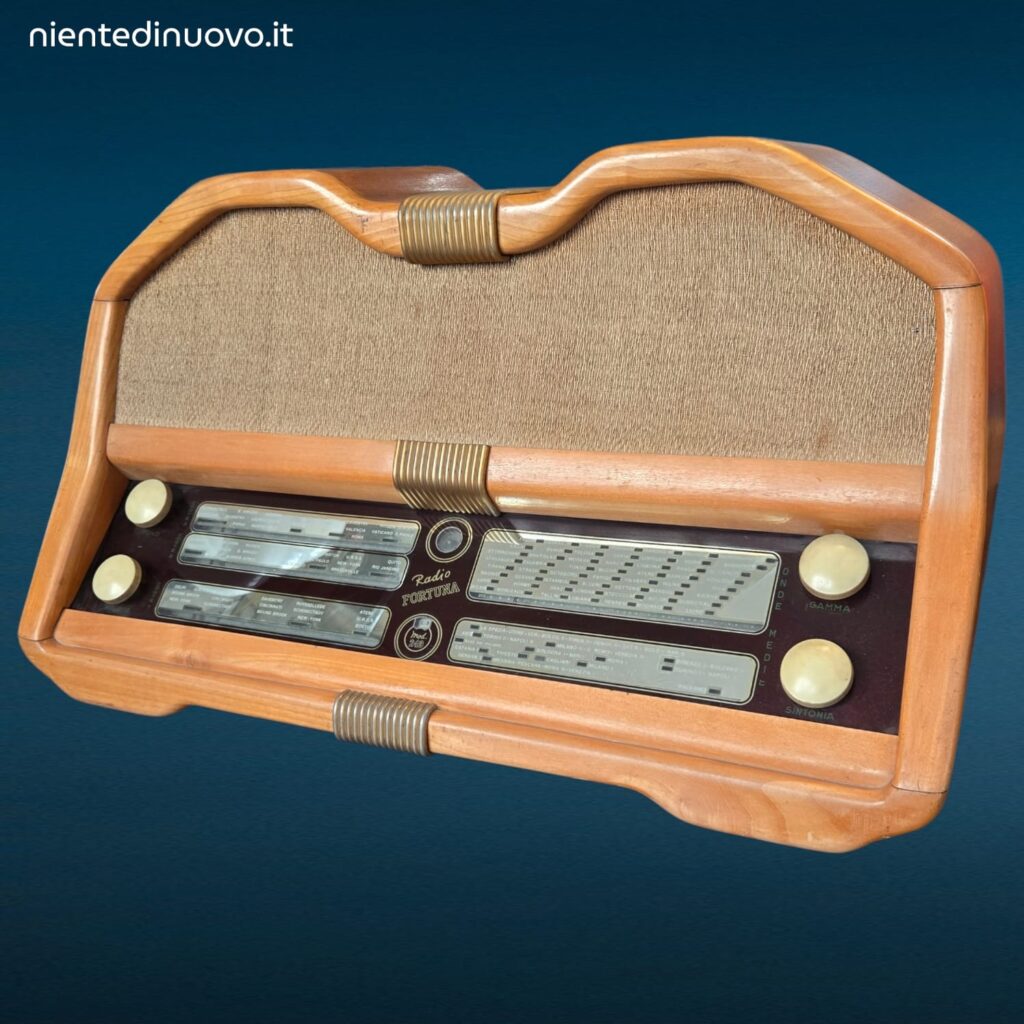 Radio d’epoca Fortuna mod 249 con mobile scenografico e componenti originali completi