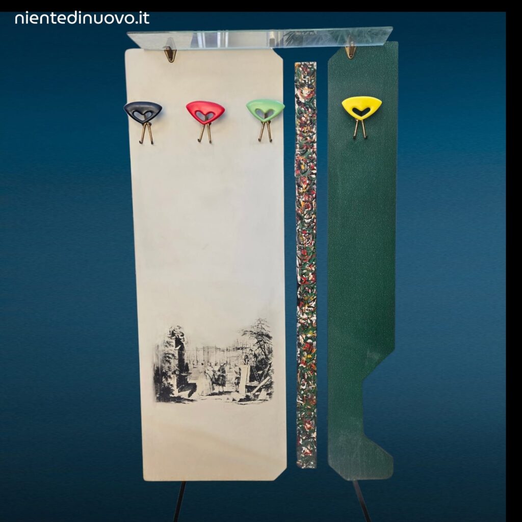 41577.jpg Appendiabiti da parete anni 60 con appendini colorati e cappelliera in vetro