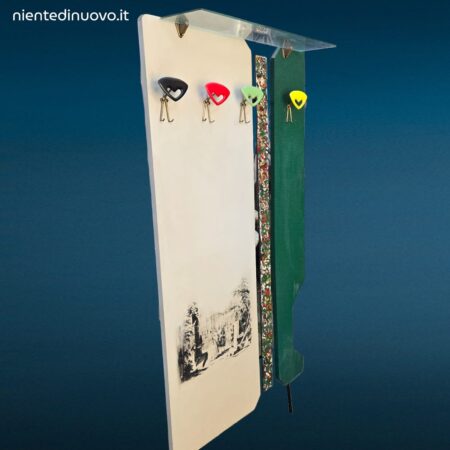 Appendiabiti da parete anni 60 con appendini colorati e cappelliera in vetro