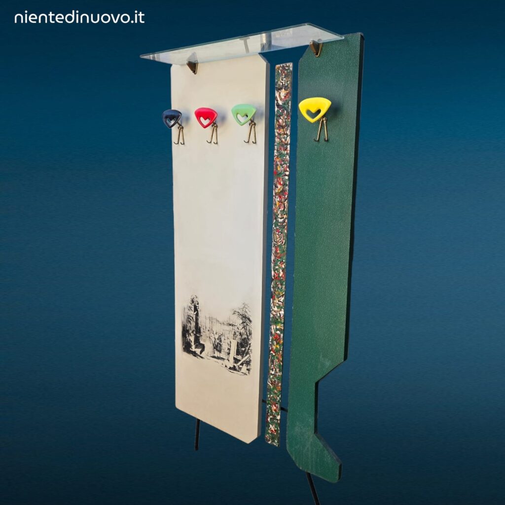 Appendiabiti da parete anni 60 con appendini colorati e cappelliera in vetro
