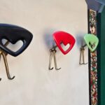 41577_5.jpg Appendiabiti da parete anni 60 con appendini colorati e cappelliera in vetro