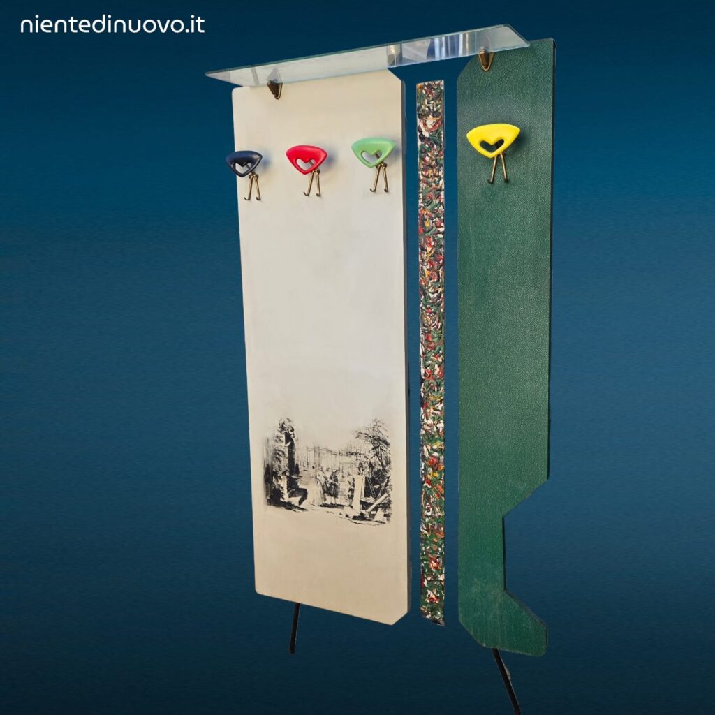 Appendiabiti da parete anni 60 con appendini colorati e cappelliera in vetro