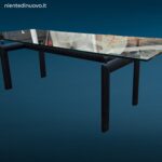 Tavolo in cristallo stile LC6 con struttura metallica anni Ottanta