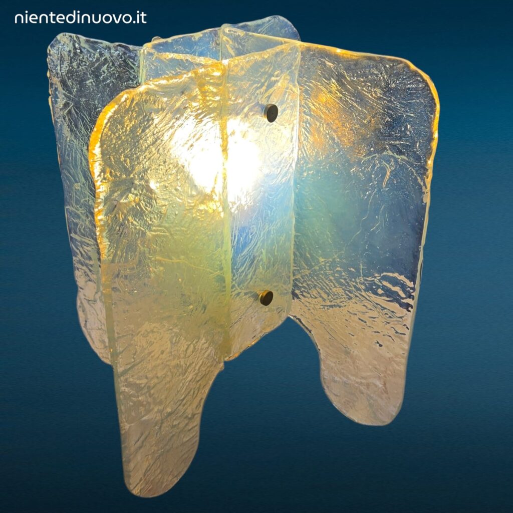 Lampada da tavolo anni 60 in vetro di Murano opalescente attribuita a Carlo Nason