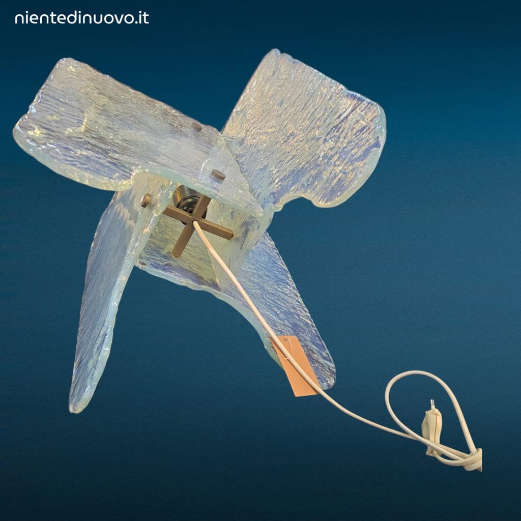 Lampada da tavolo anni 60 in vetro di Murano opalescente attribuita a Carlo Nason
