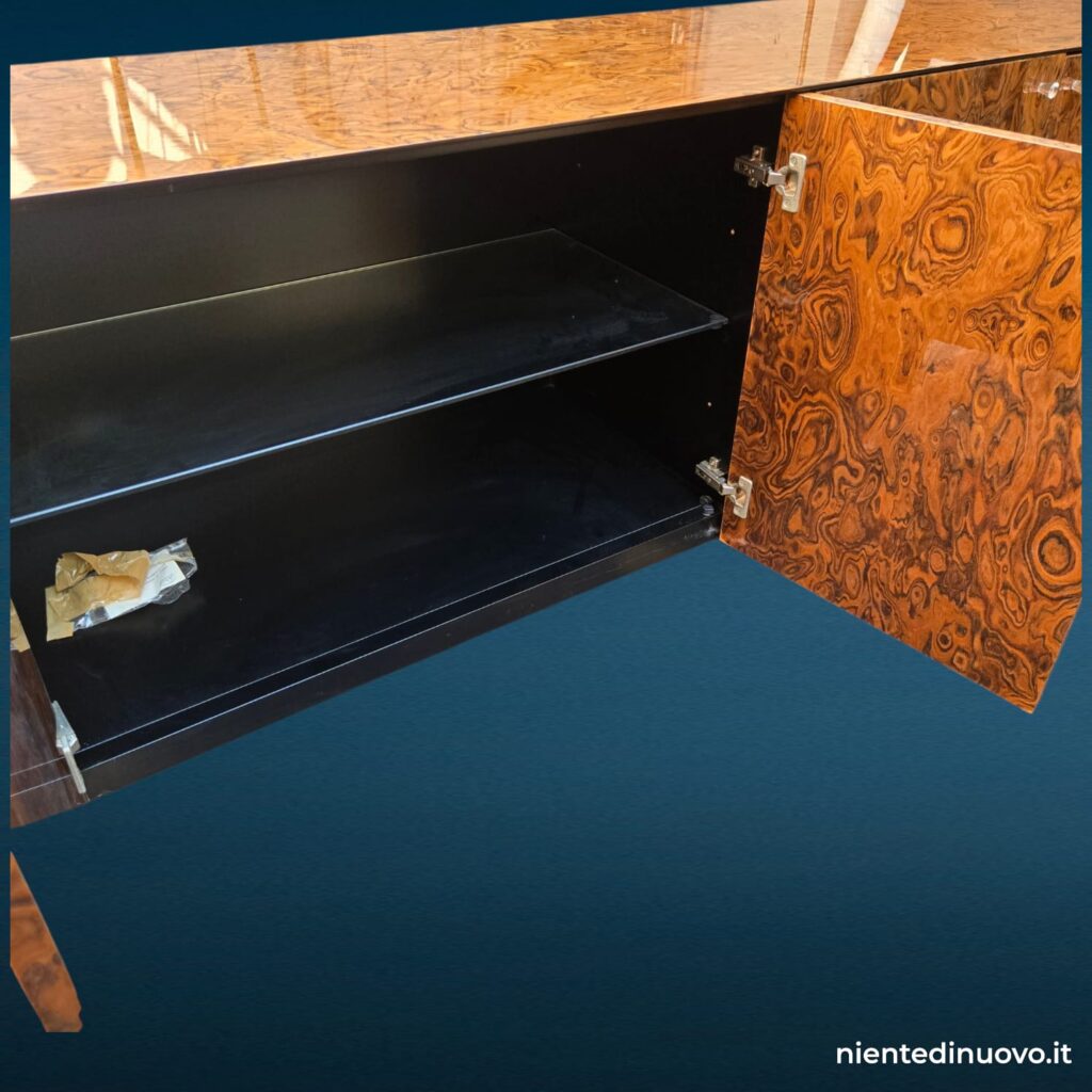 Credenza vintage in radica lucida con colonne laccate nere, anni '70-'80