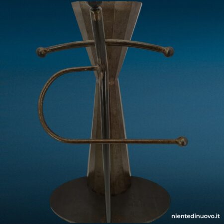 Servo muto artigianale industrial in ferro, dal design moderno e funzionale