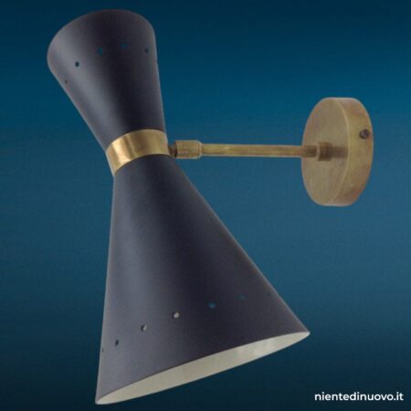 Applique a parete con cono, stile Mid-Century (ottone e alluminio smaltato)