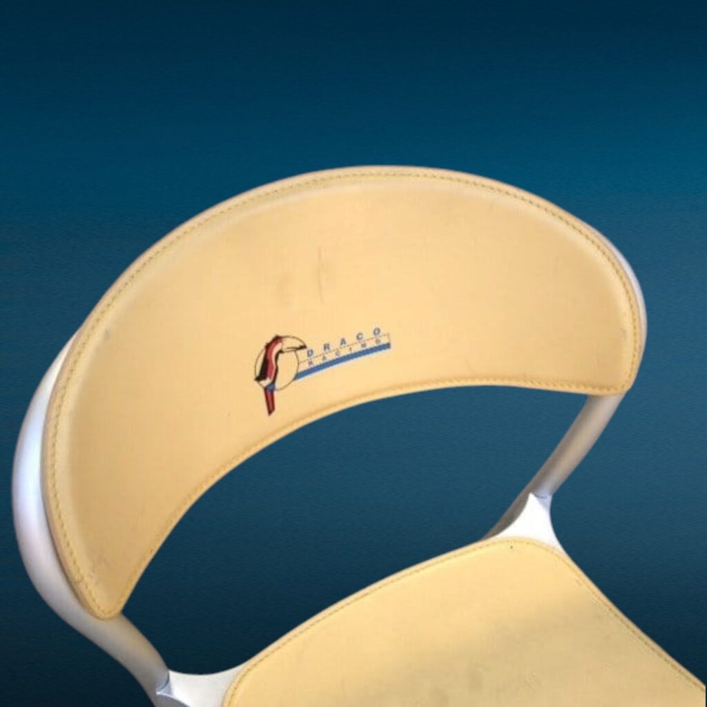 Sedia DRACO RACING in alluminio con seduta in pelle marchiata
