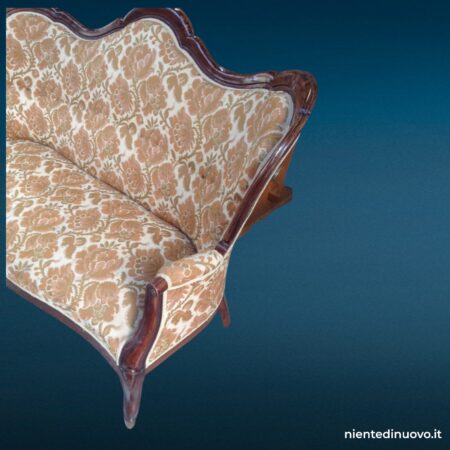 Divano 2 posti 800 noce massello con tappezzeria rinnovata