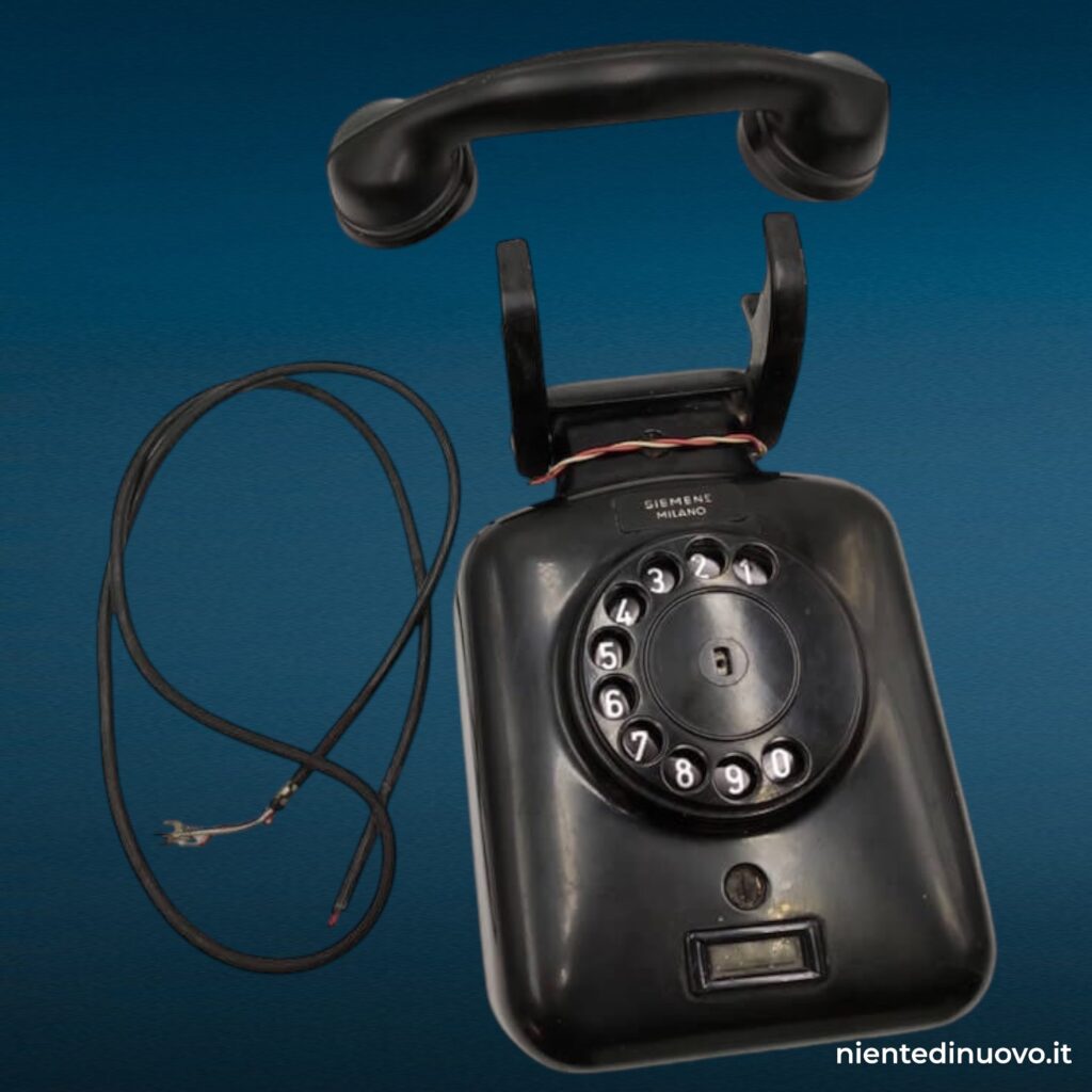 Telefono da muro Siemens Milano in bachelite - da restaurare
