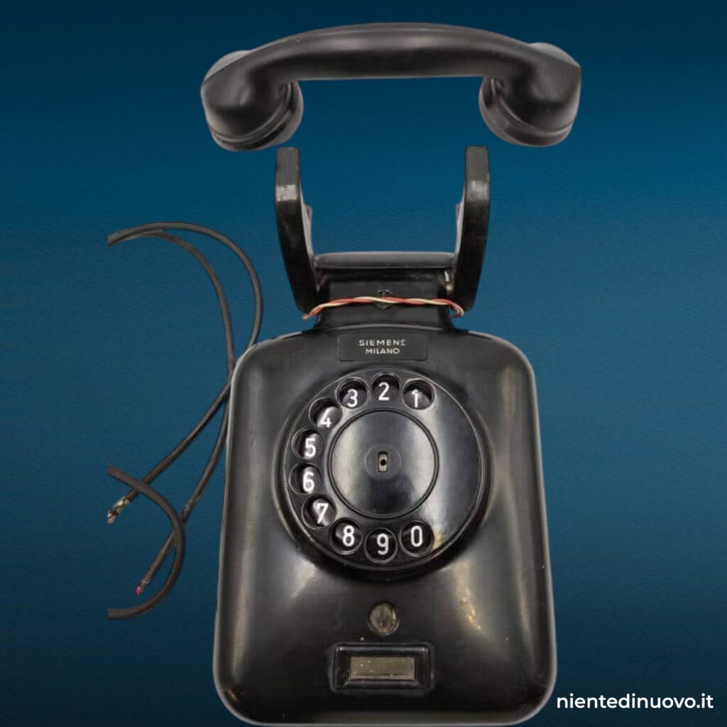 Telefono da muro Siemens Milano in bachelite - da restaurare