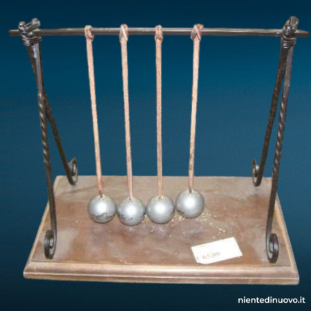 Gioco da scrivania vintage con sfere metalliche