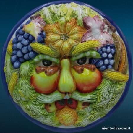 Ceramica da parete con frutta in stile Arcimboldo