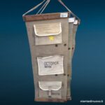 Portatutto da parete in tessuto vintage militare con tre tasche porta oggetti