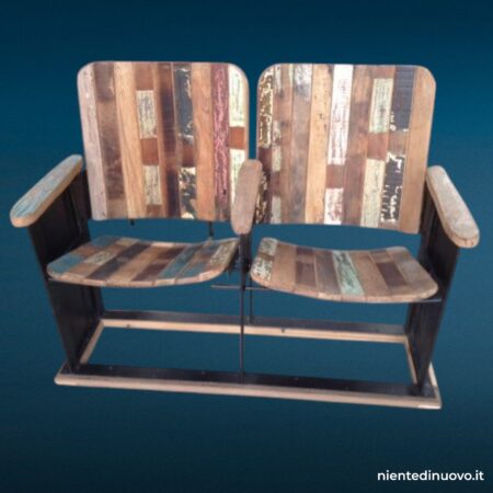 Panchina da Cinema Legno Metallo - 2 posti, sedute in legno vintage, struttura in metallo.