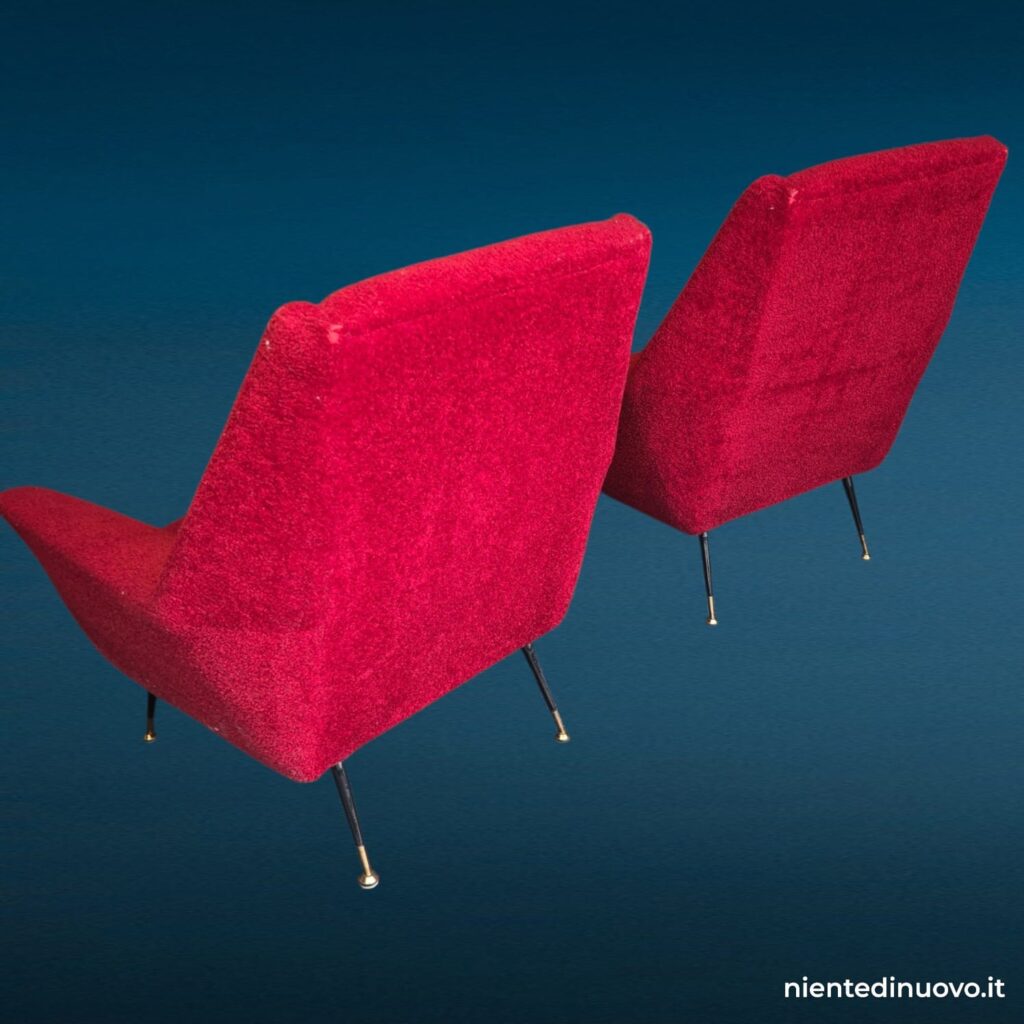 Poltrona anni '60 tessuto rosso gambe nere puntali dorati - immagine aggiuntiva 8