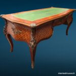 04743_2.jpg Scrivania in stile Luigi XV con piano in pelle verde - immagine aggiuntiva 3