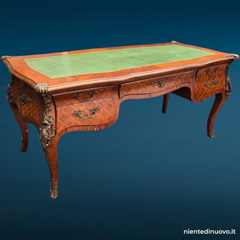 Scrivania in stile Luigi XV con piano in pelle verde - immagine aggiuntiva 6