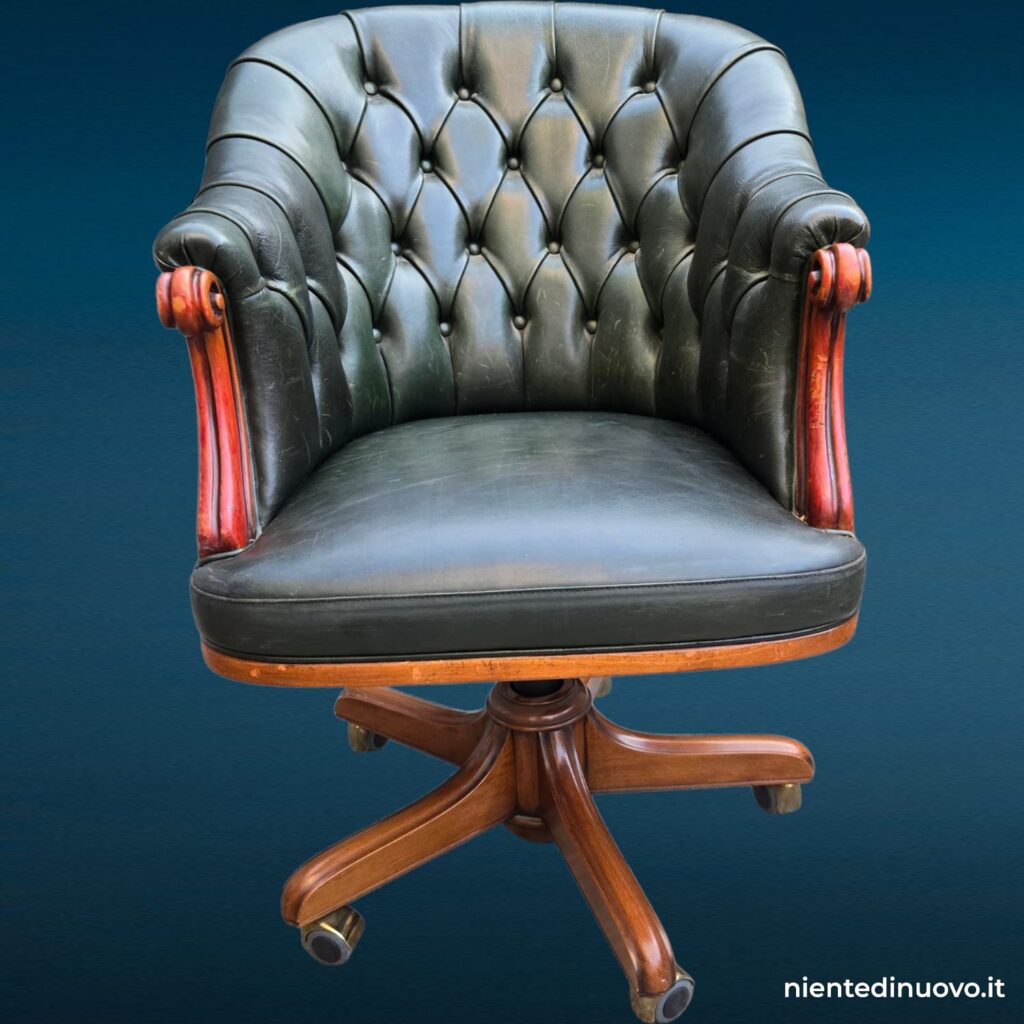 04744.jpg Poltrona Captain Chesterfield in pelle verde con base a rotelle - immagine aggiuntiva 10