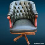 04744_2.jpg Poltrona Captain Chesterfield in pelle verde con base a rotelle - immagine aggiuntiva 3