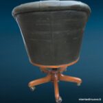 04744_5.jpg Poltrona Captain Chesterfield in pelle verde con base a rotelle - immagine aggiuntiva 6