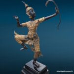 Scultura danzatore thailandese in bronzo su base laccata nera - immagine aggiuntiva 4