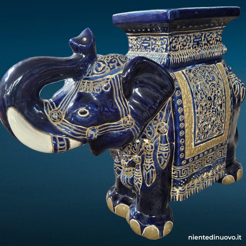 Elefante decorativo in ceramica blu cobalto e oro - immagine aggiuntiva 4