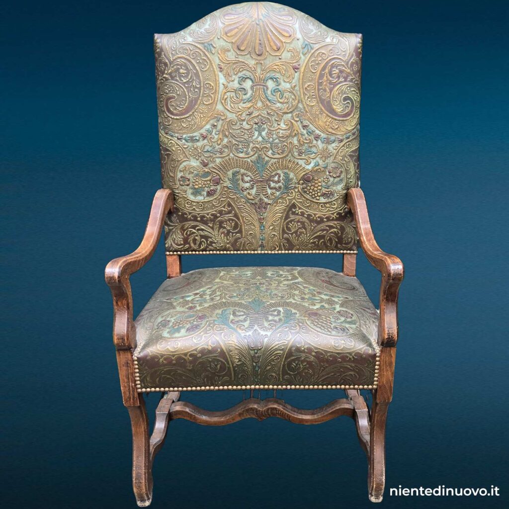 Poltrona stile Luigi XIII schienale alto in pelle goffrata - immagine aggiuntiva 10