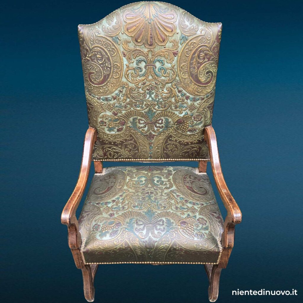 Poltrona stile Luigi XIII schienale alto in pelle goffrata - immagine aggiuntiva 4