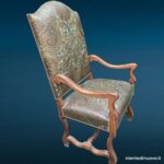 Poltrona stile Luigi XIII schienale alto in pelle goffrata - immagine aggiuntiva 6