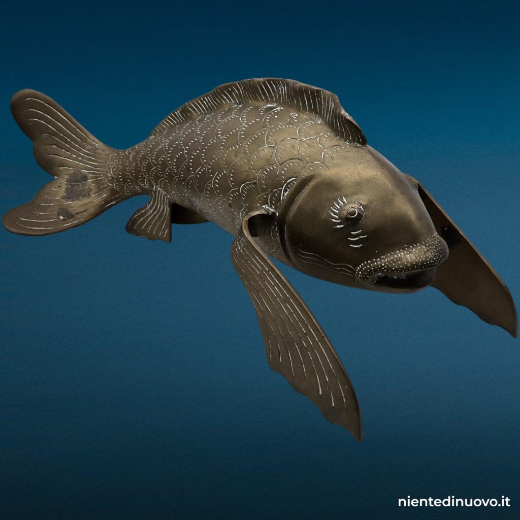 Scultura pesce Koi in ottone 40 cm con patina - immagine aggiuntiva 8