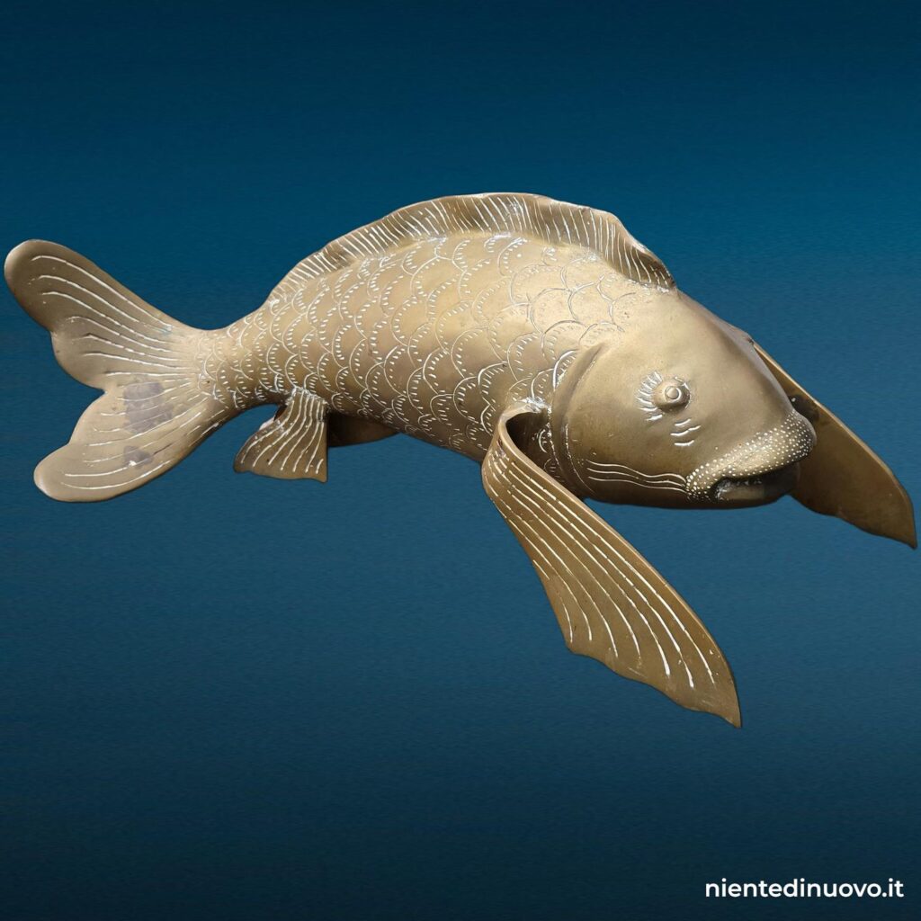 Scultura pesce Koi in ottone 40 cm con patina - immagine aggiuntiva 3