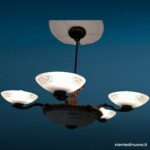 41610.jpg Lampadario anni 50 in bronzo con vetri acidati - immagine aggiuntiva 5