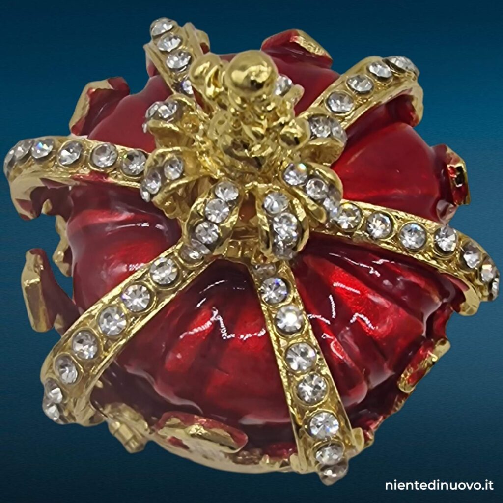 Corona portagioie in metallo smaltato rosso con strass - immagine aggiuntiva 4