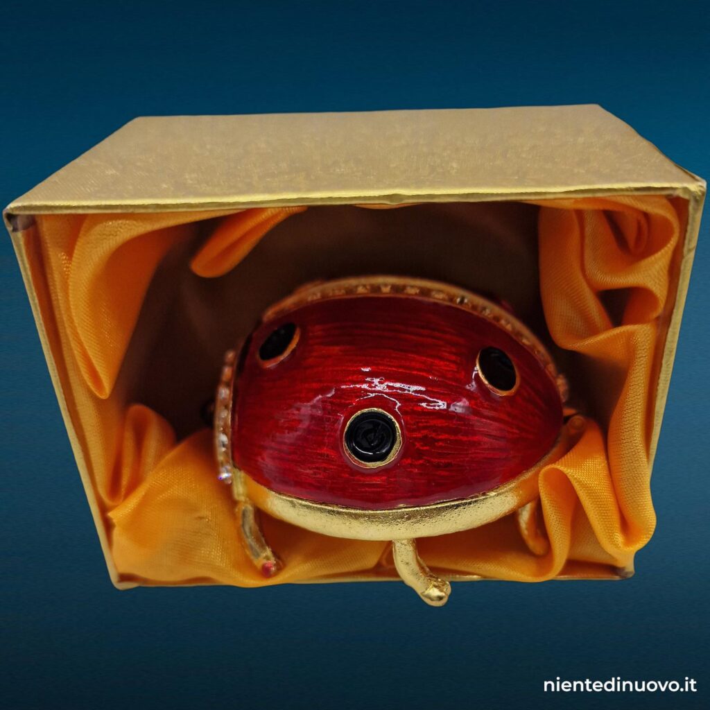 Portagioie a forma di coccinella in metallo smaltato - immagine aggiuntiva 3