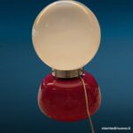 Lampada da tavolo in vetro rossa e bianca anni 70 - immagine aggiuntiva 9