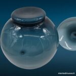 Vaso con coperchio in vetro soffiato blu, coperchio a tenda - immagine aggiuntiva 5